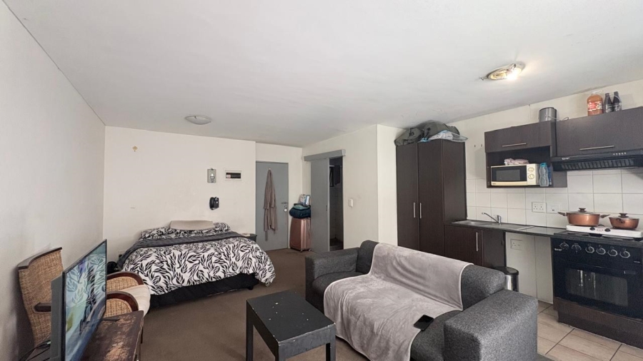 1 Bedroom Property for Sale in Zonnebloem Western Cape